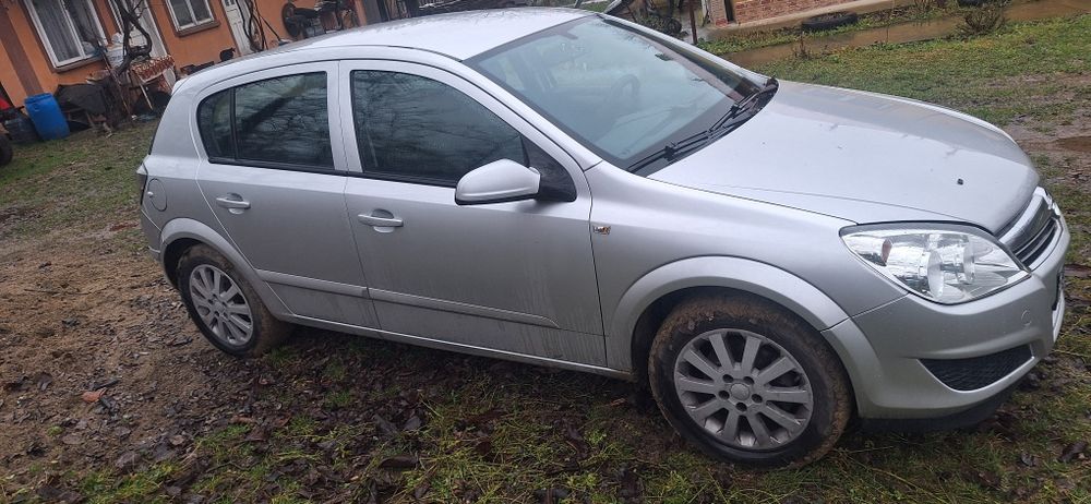 Vând Opel Astra H