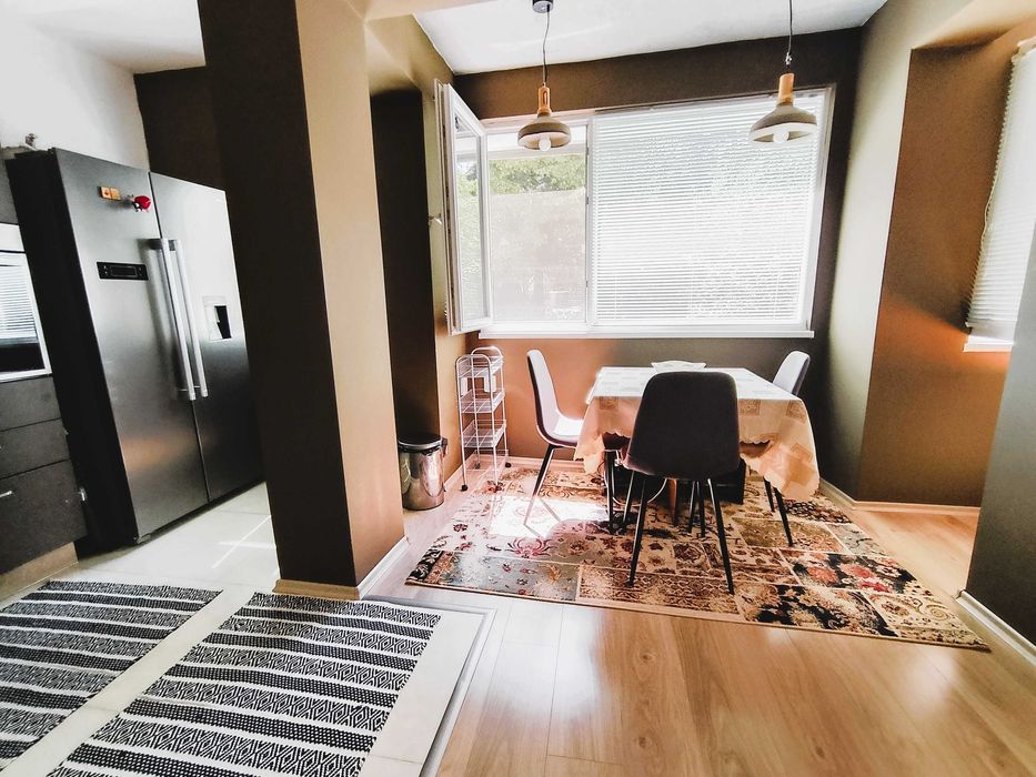 Продава се Тристаен апартамент в София, Горна баня - 93 кв.м за 2689 €/кв.м - Снимка #2