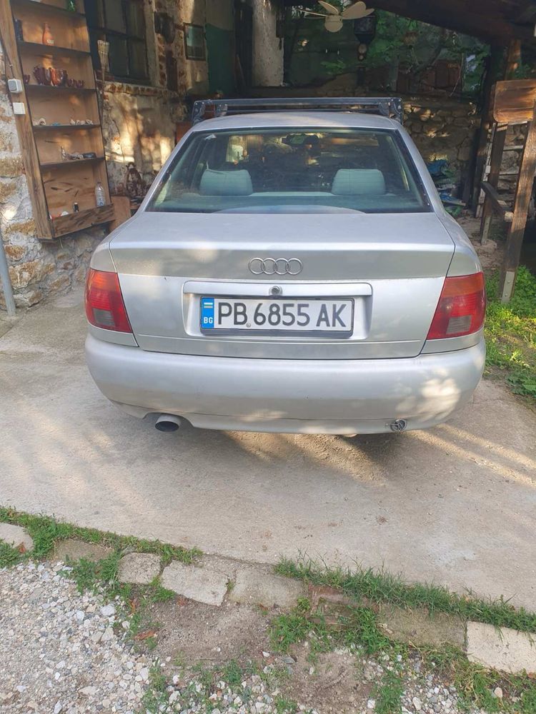 Продавам Ауди 80