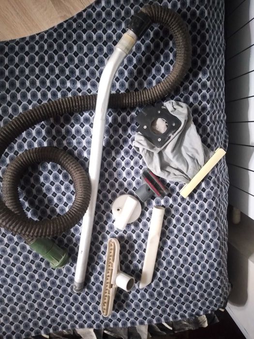 Шланг и щётка от пылесоса