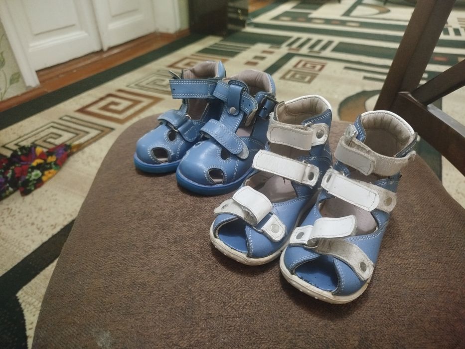 Bolalar ortopedik poyafzali. Tekinga beraman