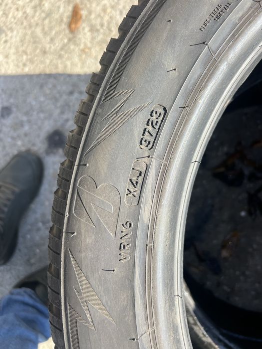 255/45/19 Brigestone с борд , dot 23 . Цена за двата броя .