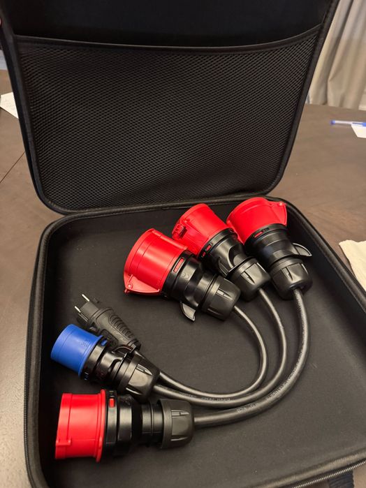 Комплект адаптери go-e Charger Gemini flex 22 kW + оригинален калъф