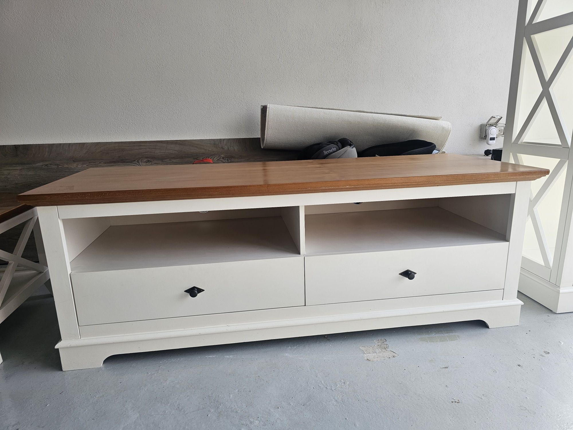 Mobila living Elizabeth Mobexpert la jumatate de pret