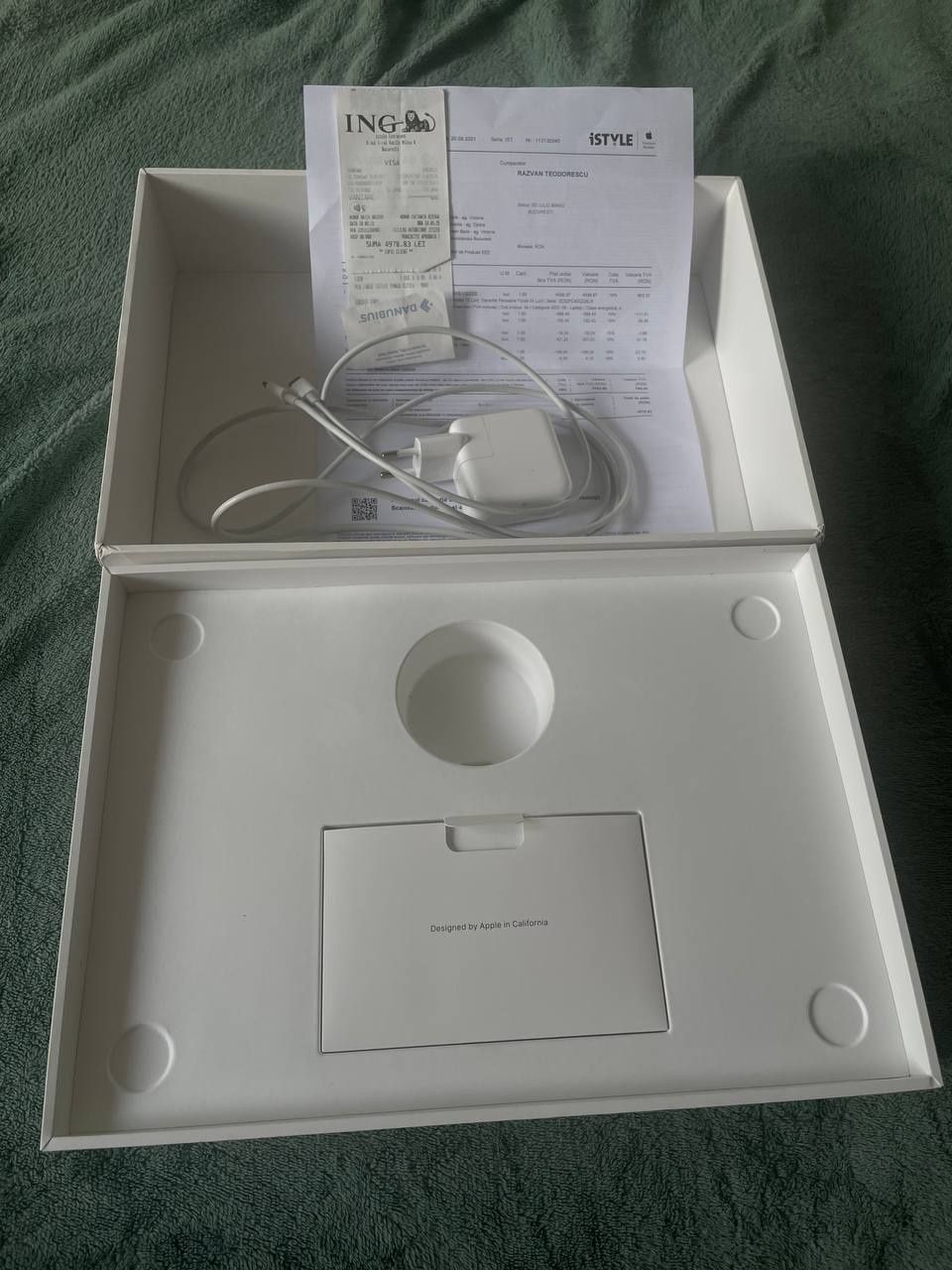 Macbook air M1 2020.