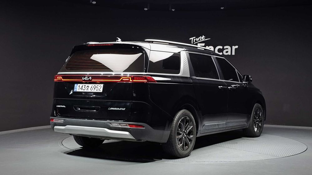 Kia Carnival 9-Seater Prestige