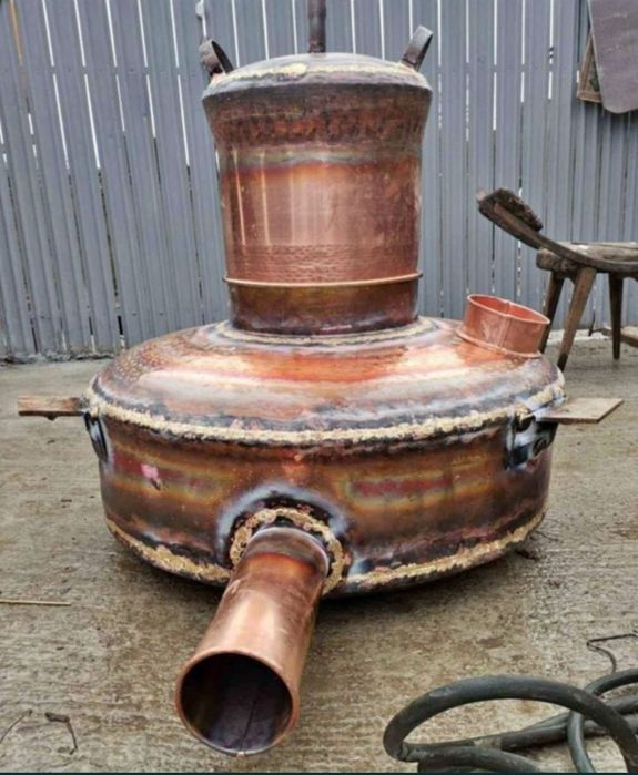 Vand cazane de facut tuica din cupru alimentar avem pe stoc de 80 de l