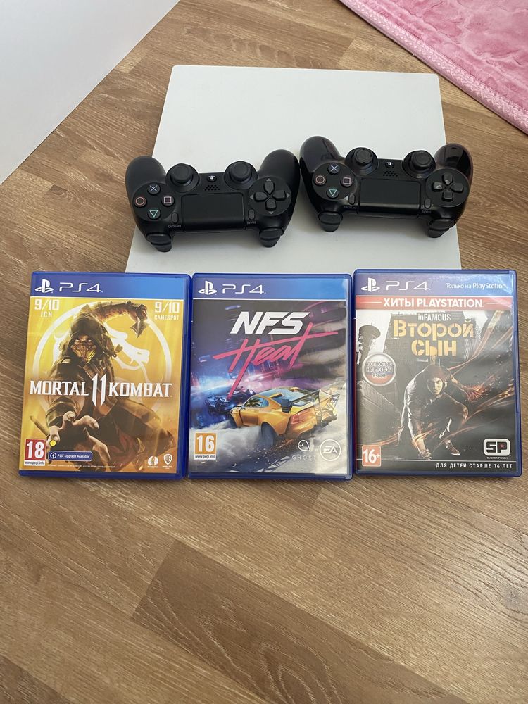 PS4 PRO + 2 оригинальных геймпадов, и игры