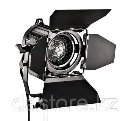 Осветительный прибор Yuvi Fresnel 300 — галогенный осветитель