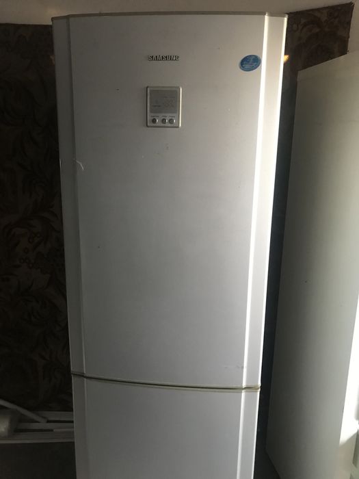 Продам холодильник