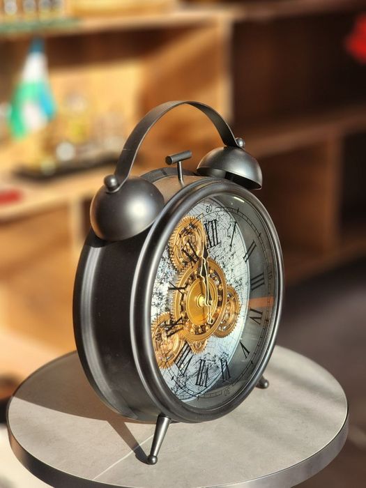 Настольные часы швейцарских качественные для падарок серьёзно падорок