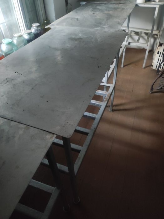 Нержавеющие столы для дома или общественного питания