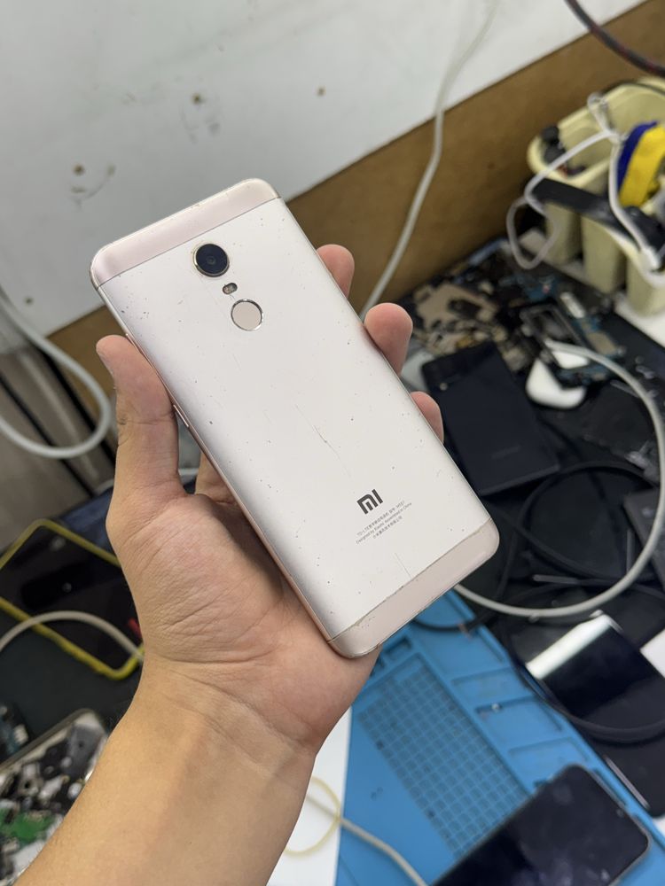 Redmi 5 Plus 32gb срочни сотилади