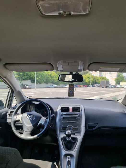Toyota Auris adusă recent în țară