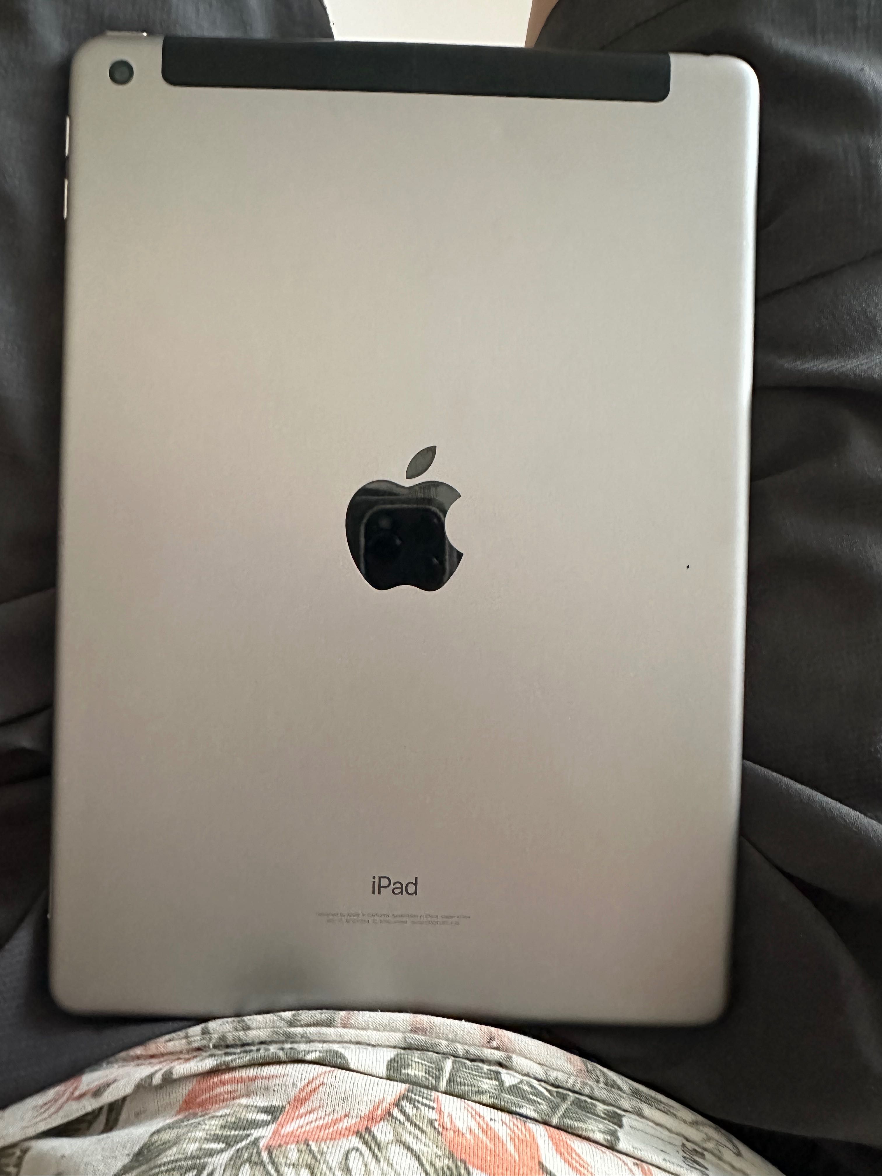 iPad 6поколения 32Гб WiFi+Cellular