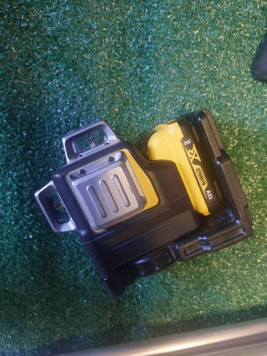 Laser dewalt cu linii verzi