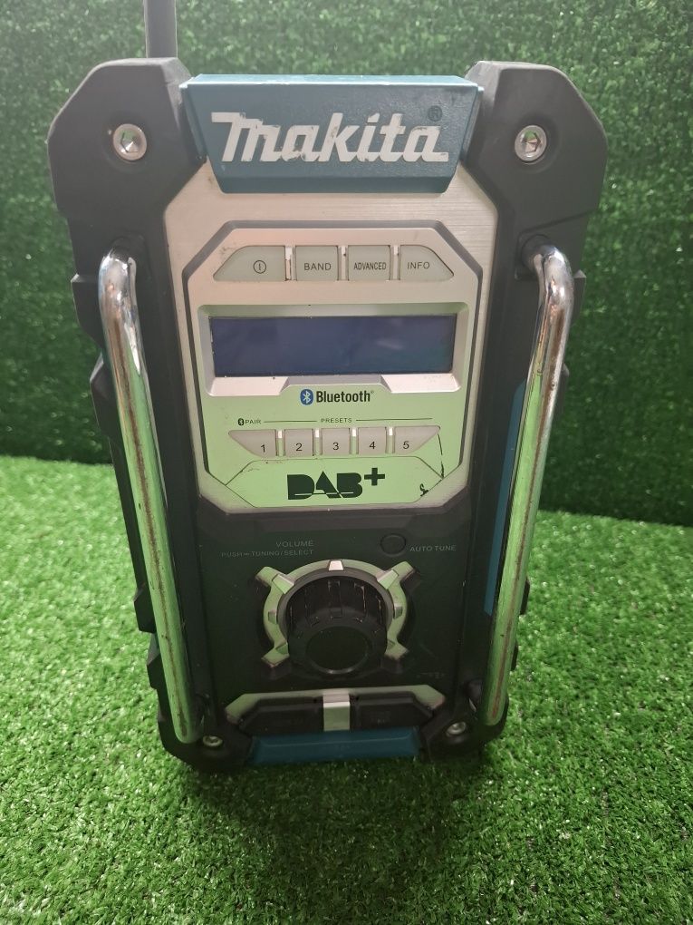 Bluetooth Радио на Makita DMR112