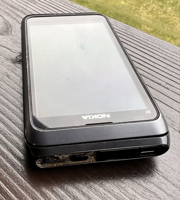Nokia E7 funcțional