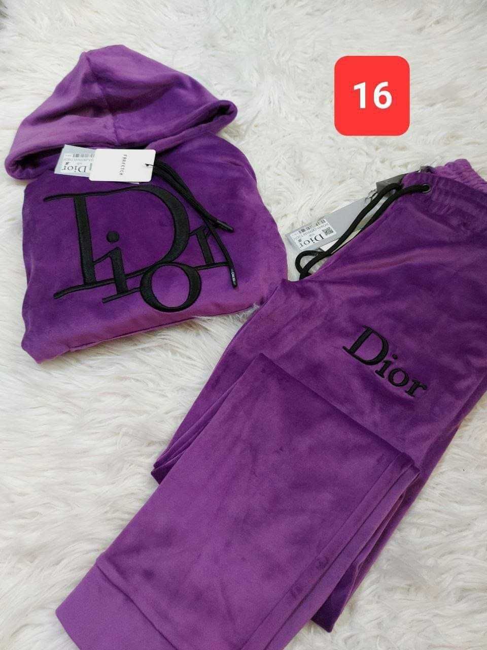 Pantalonii de la hugo dior