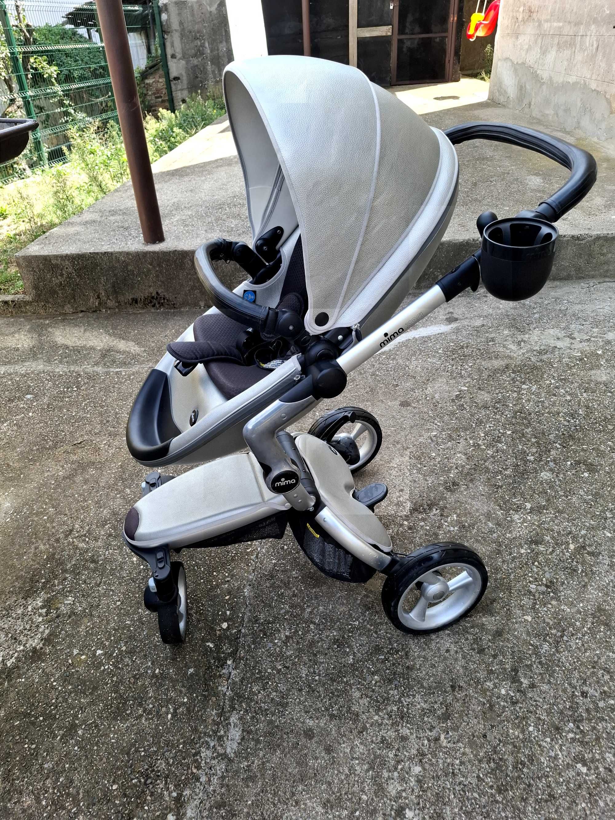 Продавам количка Mima Xari