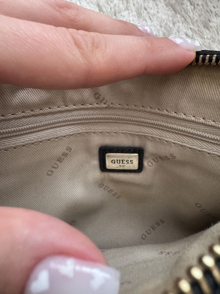 Чанта клъч Guess