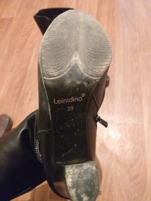 Срочно,Срочно Продам Коженный Осенний ботинки