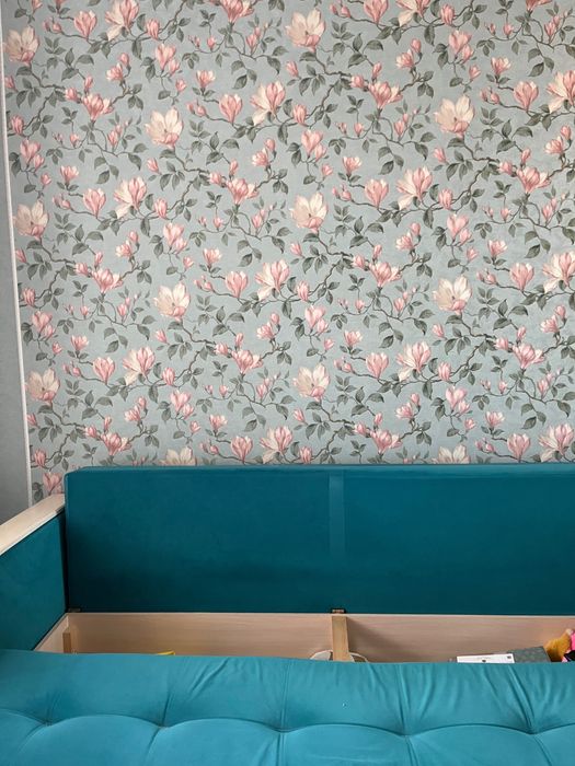 Срочно продаю диван в отличном состоянии