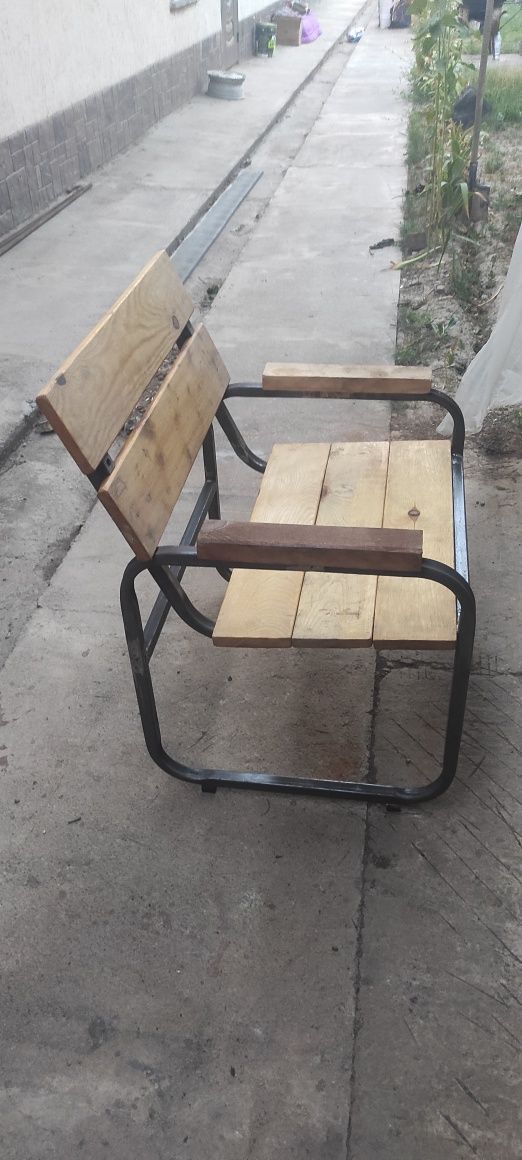 2 скамейки, стол и кресла