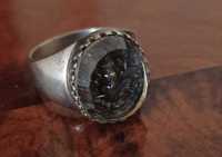 серебряное кольцо 925 с покрытием из белого золота.