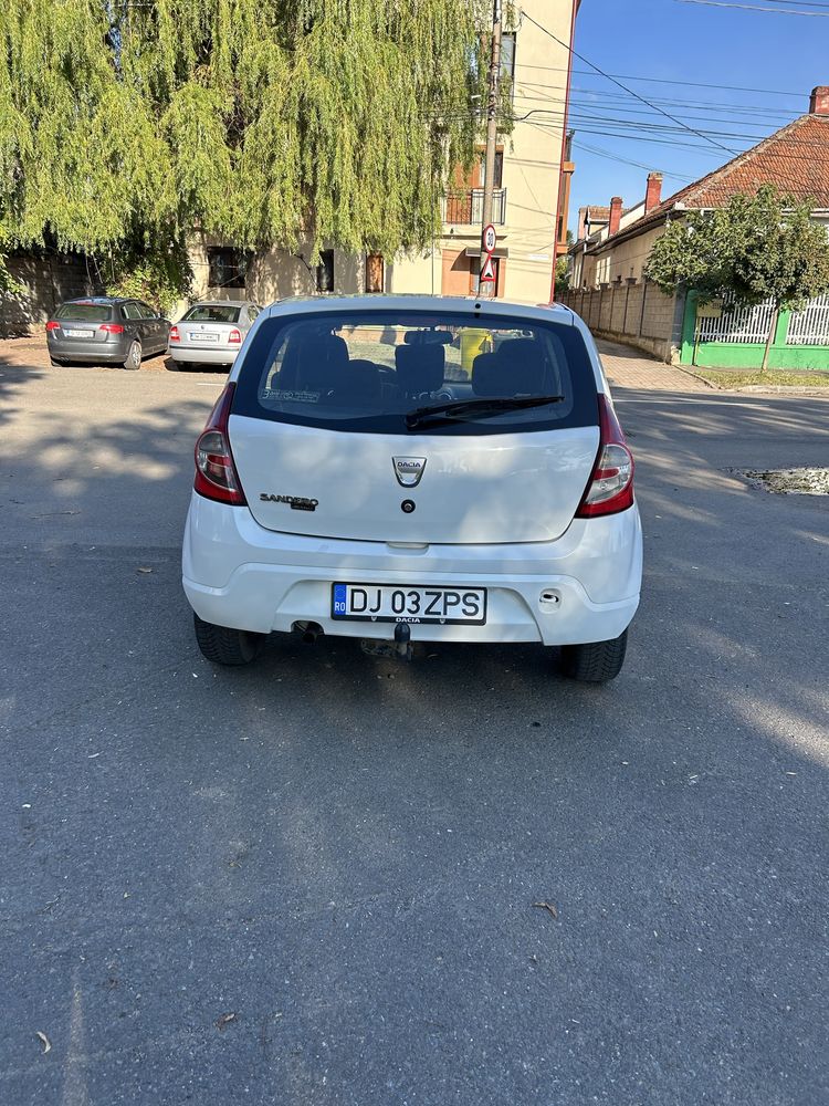 Dacia sandero 1.2 2011