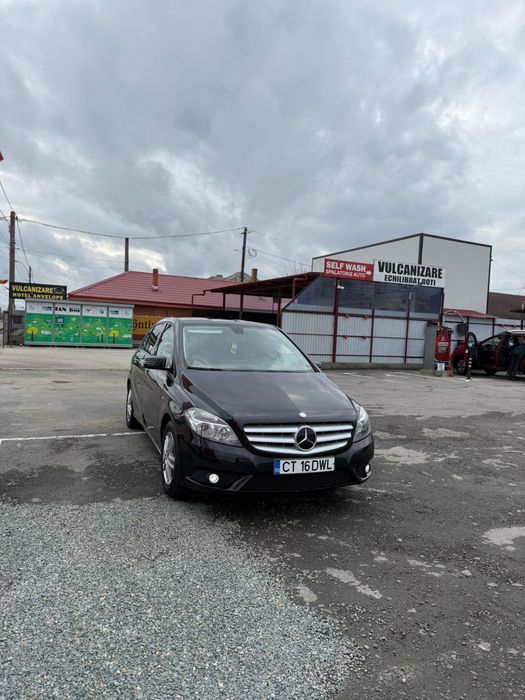 Mercedes-Benz b180 cdi 2012-automat 7g