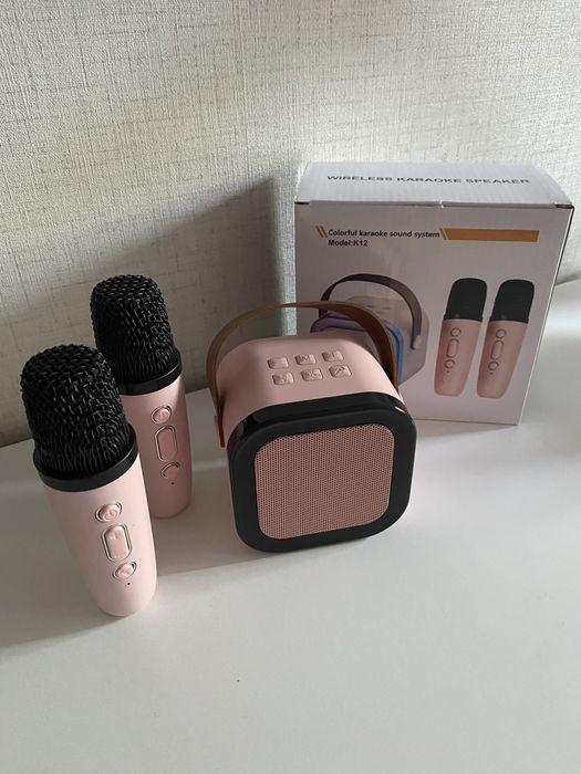 Караоке колонка с два микрофона, LED светлини и Bluetooth