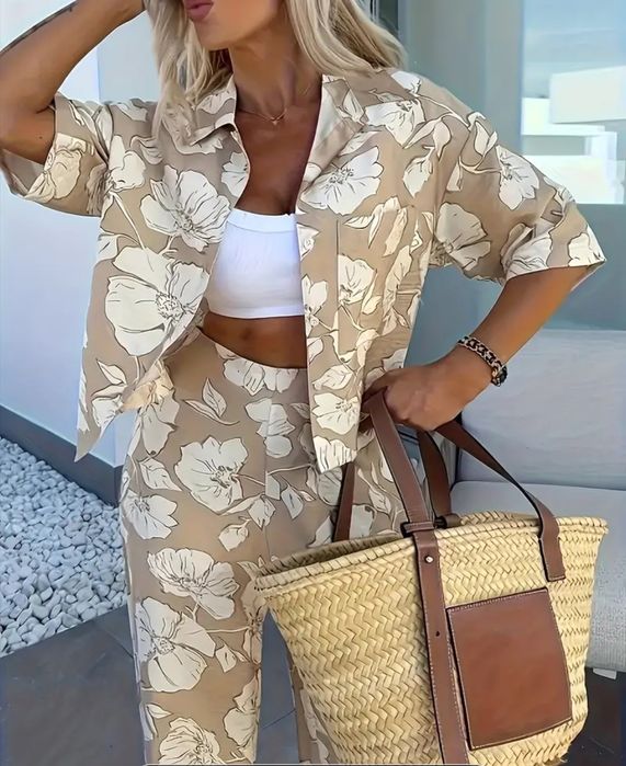 Комплект панталон с риза. Флорален