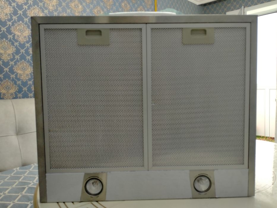 Продаётся новая кухонная вытяжка  "HANSA"