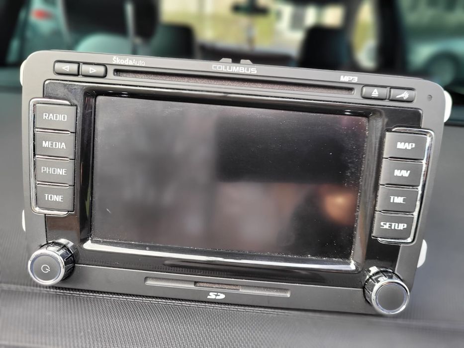 Vând navigație skoda Octavia 2012