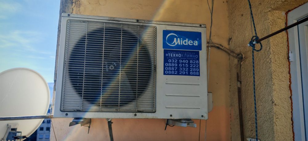 Климатик Midea 12ка работещ