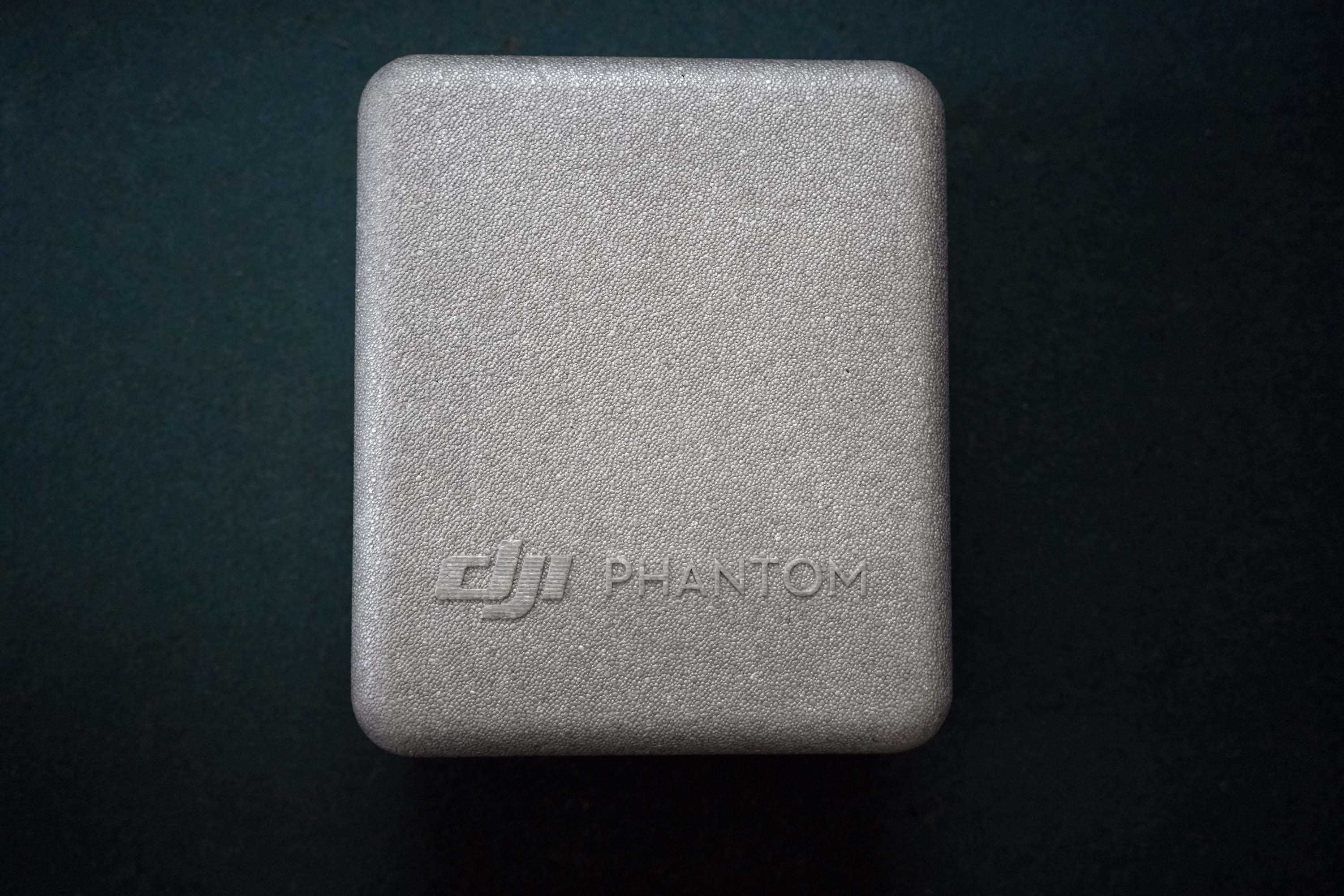 Drona DJI Phantom 4 Pro V2.0 cu 5 baterii, filtre ND, cutie transport