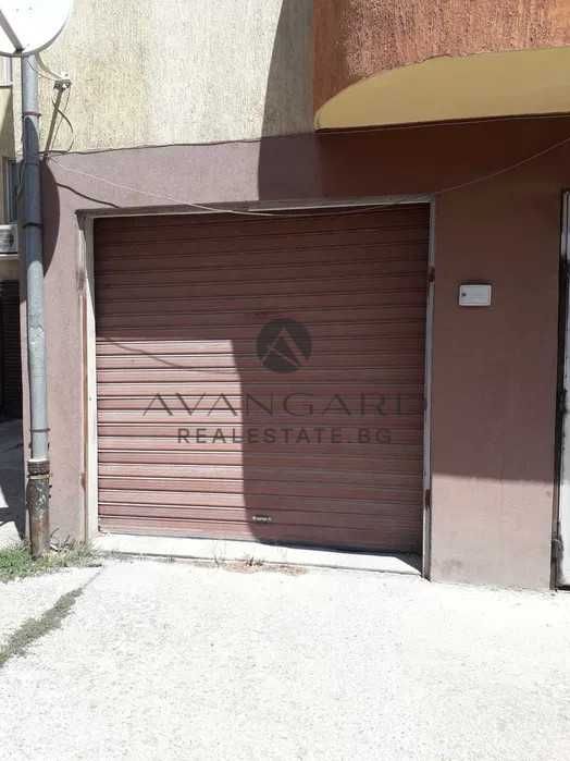 Продава се Тристаен апартамент в Пловдив, Кючук Париж - 113 кв.м за 2027 €/кв.м - Снимка #14