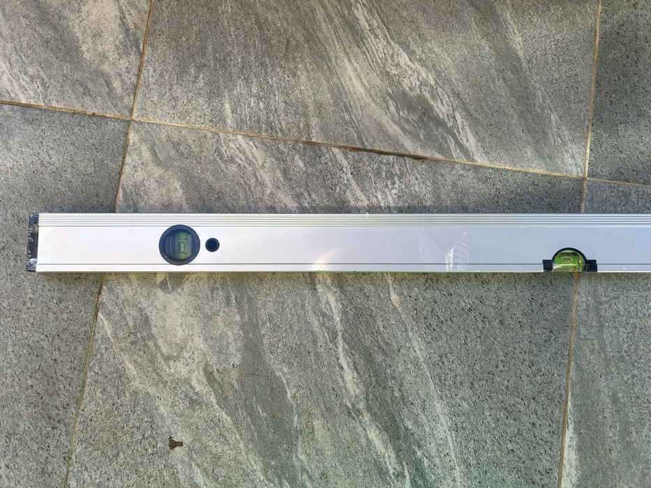 Nivela cu bula cu magnet , profesionala , 1000 mm , made in Germany .