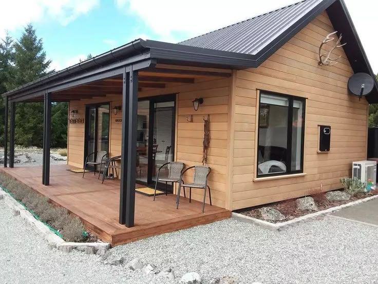 Vand și confecționez cabane
