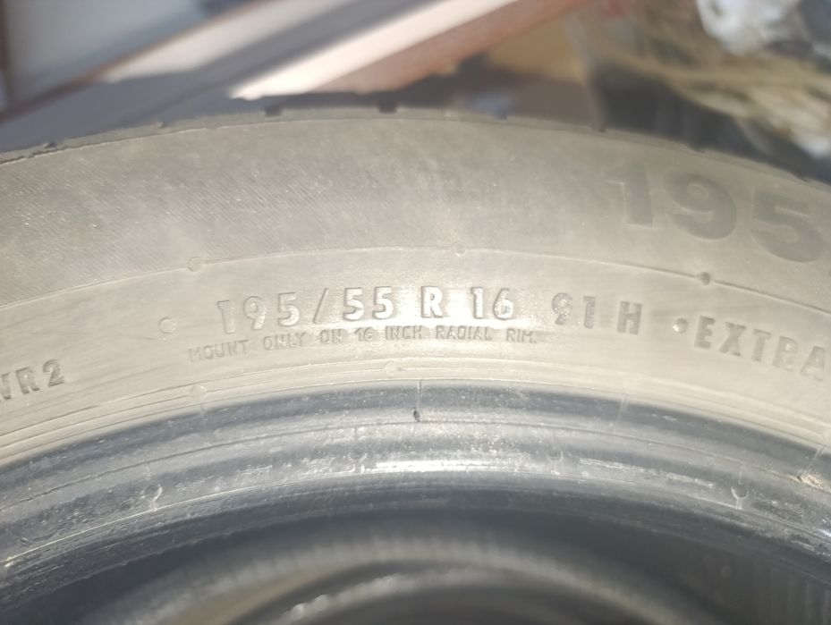 Vând sau schimb anvelope marca Continental
