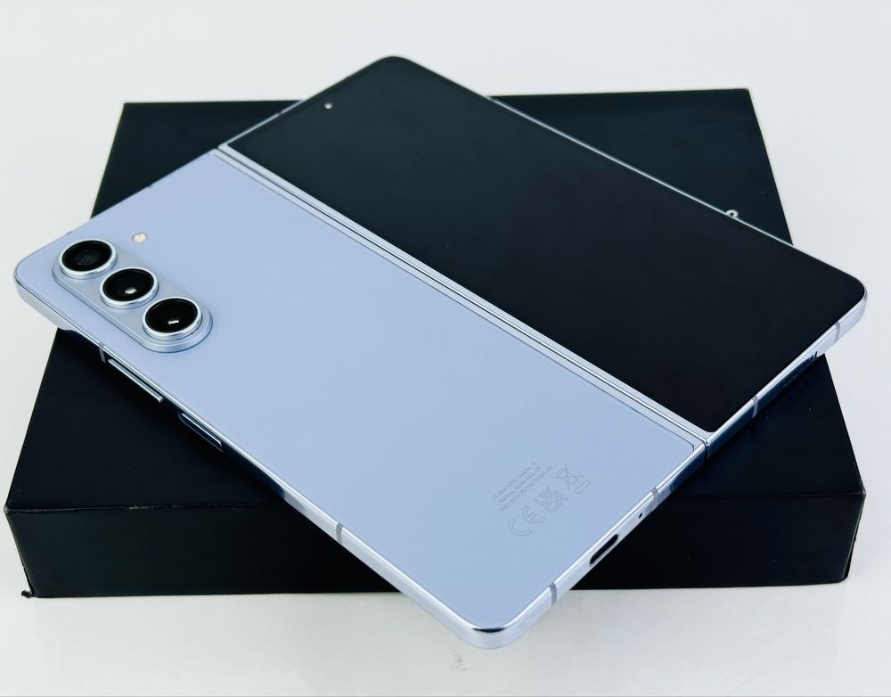 Samsung Galaxy Z Fold 5 5G 512GB 12RAM Icy Blue Отличен! Гаранция!