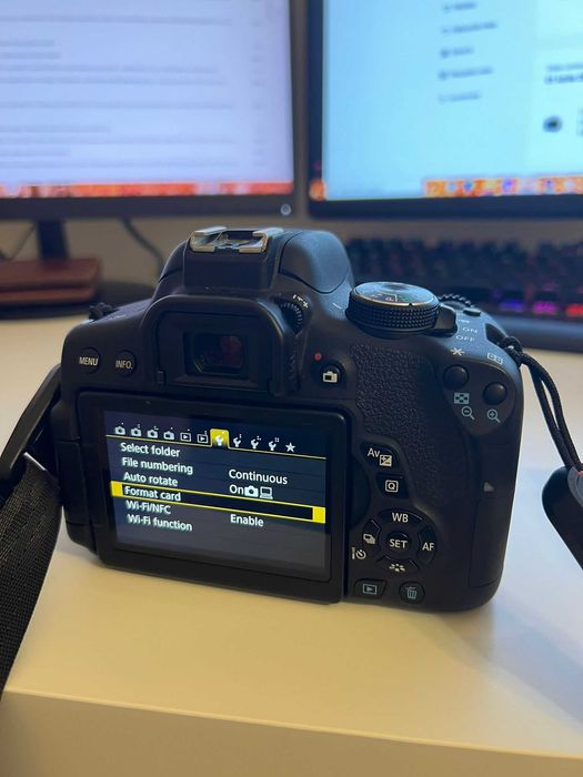 Canon 750D + 18-55 + 50mm f1.8 + 35mm f 2.0