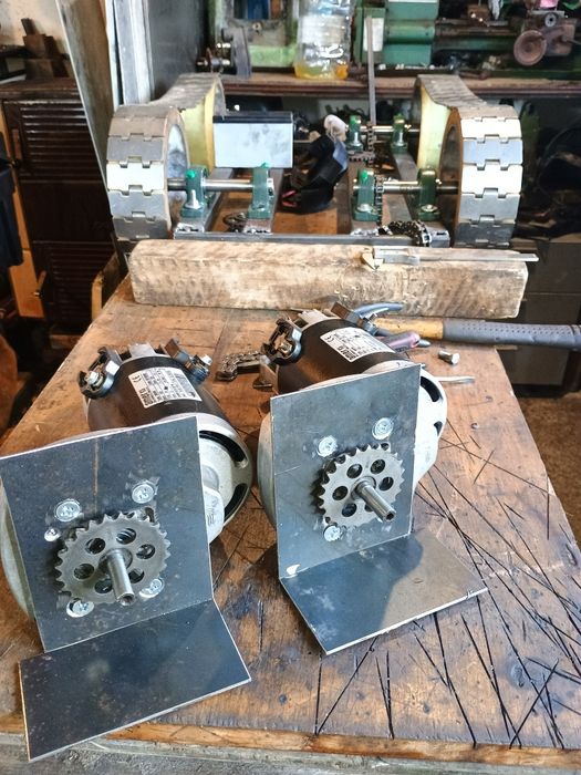 Motor electric cu reductor  24 v 180 , 220 rpm