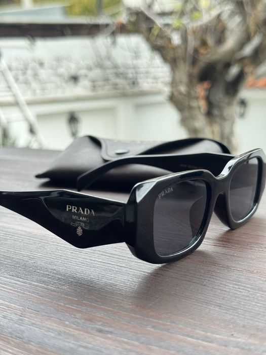 Слънчеви очила Prada