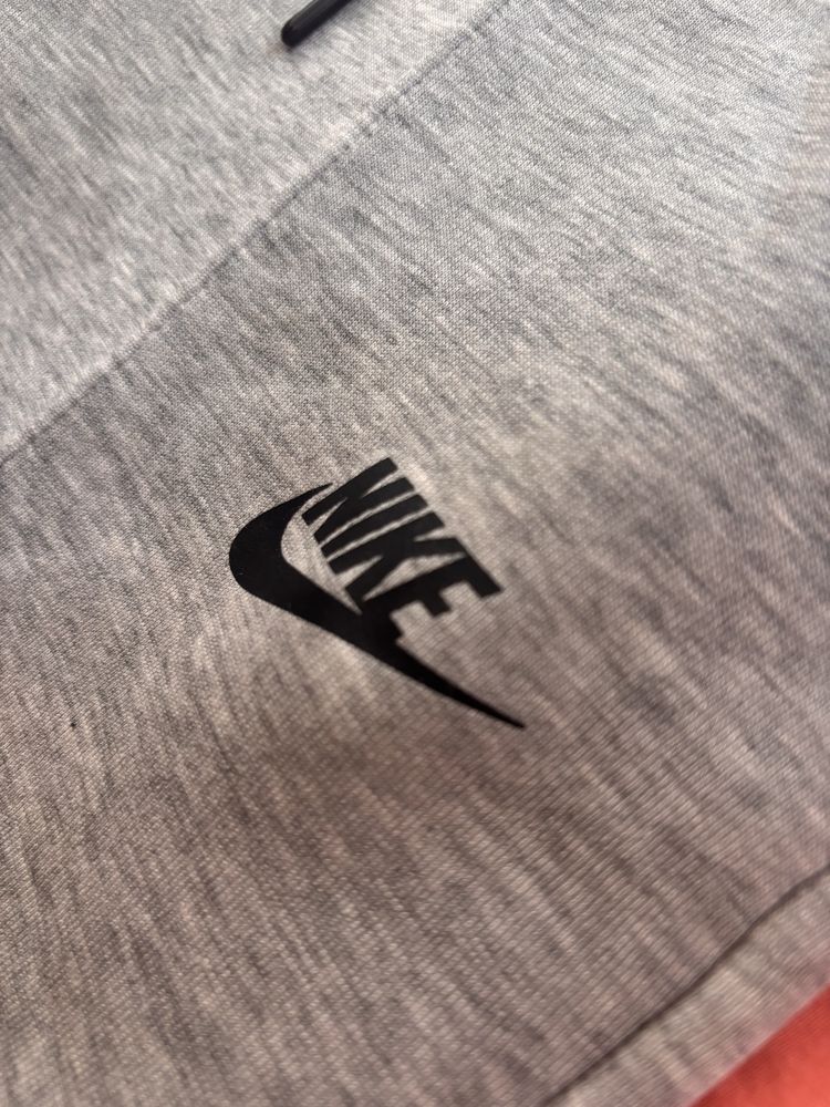 Nike Tech fleece сив дамски xs