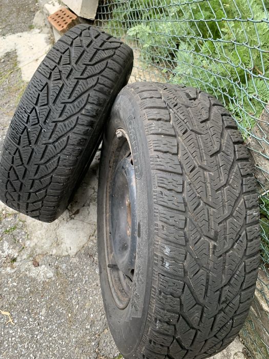 2 Бр. Зимни гуми с джанти 195 65 15 от AUDI80