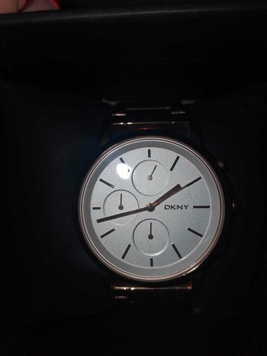 Ceas dama cu curea de metal DKNY