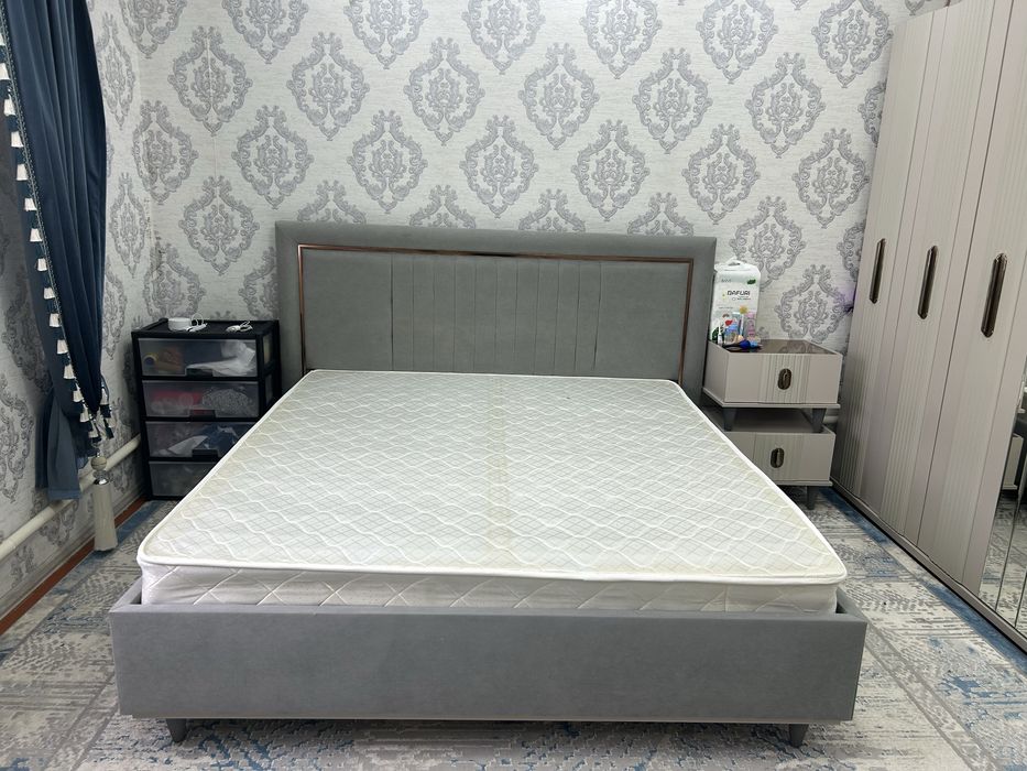 Спальный кровать с тумбочками