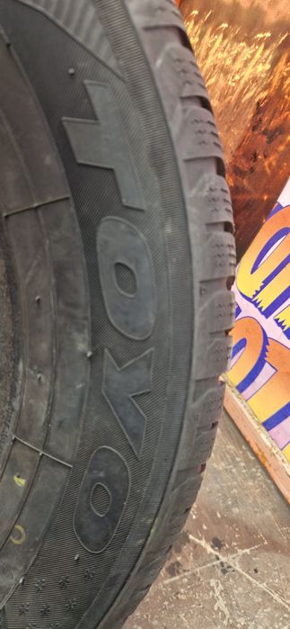 2 Anvelope ca noi Toyo 215 65 R15 M+S